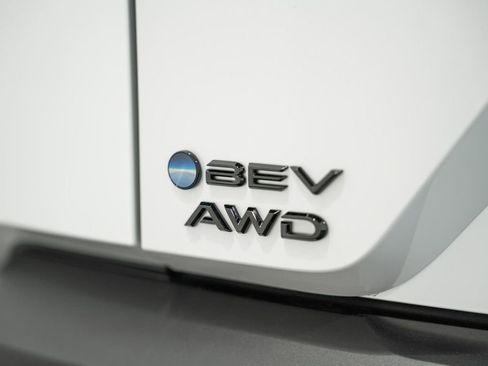 New 2026 Toyota C-HR AWD/4WD image 9