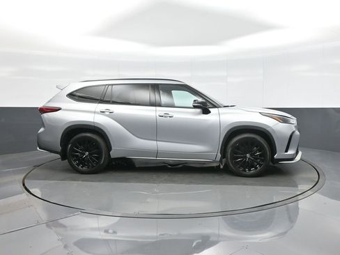 Certified 2023 Toyota Highlander XSE image 8