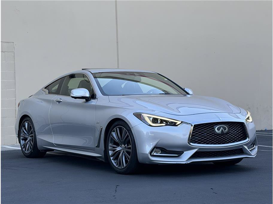Used 2017 INFINITI Q60 3.0t w/ Premium Plus Package 3.0T RWD image 28