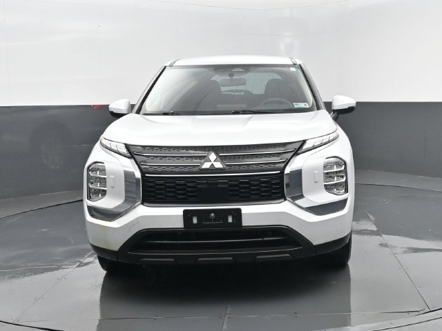 Used 2024 Mitsubishi Outlander ES AWD/4WD image 26