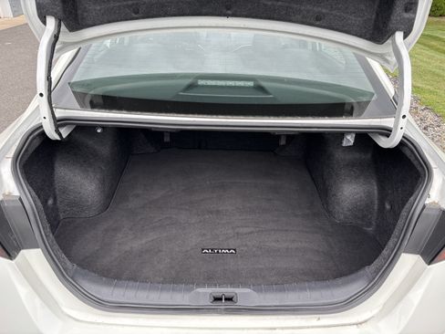 Used 2025 Nissan Altima 2.5 SV FWD image 5