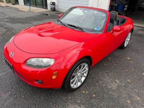 Used 2006 MAZDA MX-5 Miata Grand Touring w/ Premium Pkg RWD image 5
