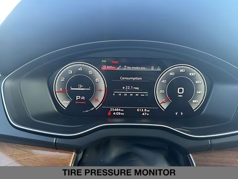 Used 2023 Audi Q5 2.0T Prestige w/ Prestige Package image 17