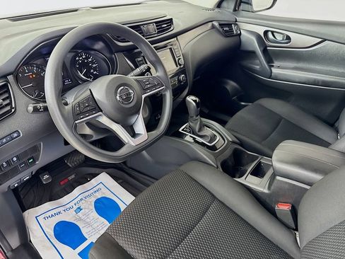 Used 2020 Nissan Rogue Sport S image 10