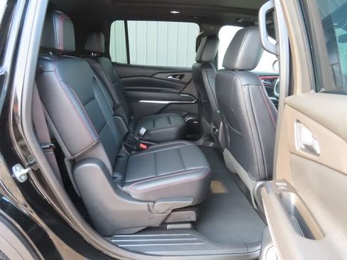 Used 2025 Chevrolet Traverse Z71 w/ Enhanced Driving Package AWD/4WD image 29