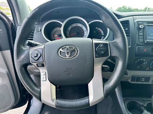 Used 2015 Toyota Tacoma PreRunner w/ Convenience Package RWD image 18