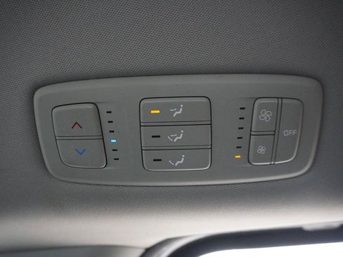 Used 2022 Kia Carnival LX image 59