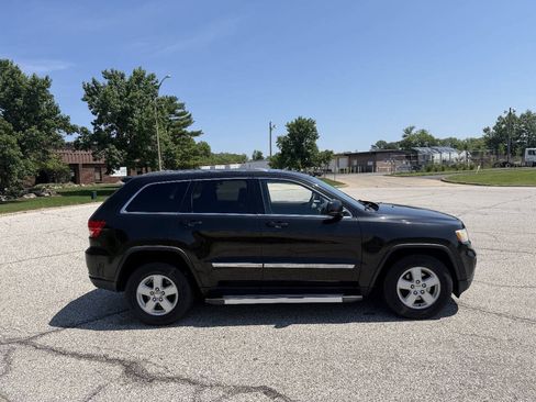 Used 2012 Jeep Grand Cherokee Laredo w/ Laredo E Group AWD/4WD image 5