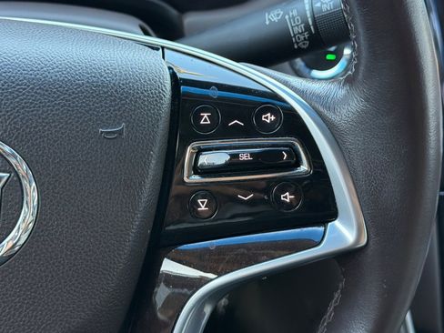 Used 2015 Cadillac XTS Luxury w/ Driver Awareness Package image 29