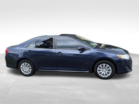 Used 2014 Toyota Camry LE FWD image 23