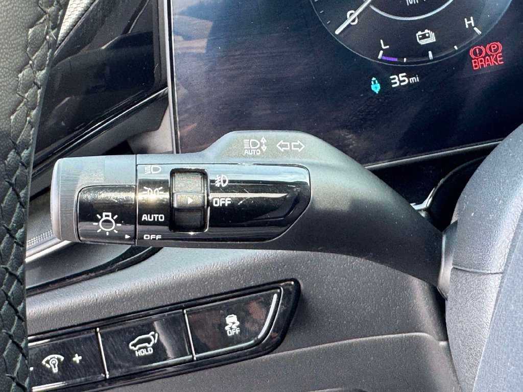 Certified 2025 Kia Niro Wave w/ Wave Preserve Package FWD image 25