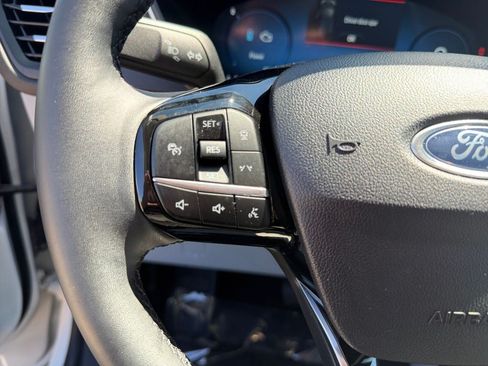Used 2025 Ford Escape SE w/ PHEV Premium Package FWD image 15