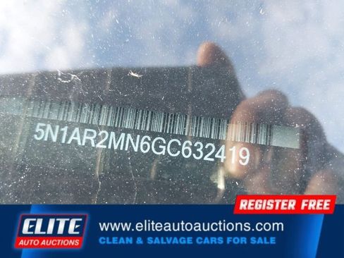 Used 2016 Nissan Pathfinder SV image 33