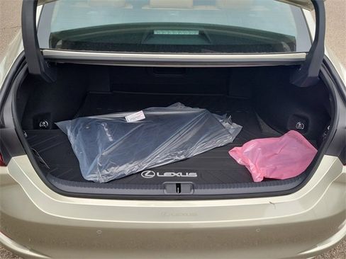 New 2025 Lexus ES 350 w/ Premium Package image 7