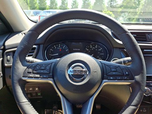 Used 2018 Nissan Rogue SL AWD/4WD image 19