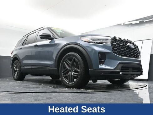 Used 2025 Ford Explorer ST image 28