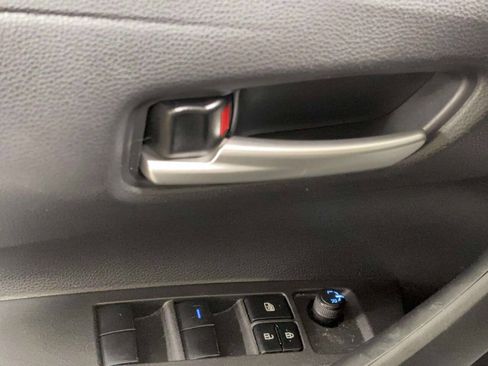Used 2021 Toyota Corolla LE FWD image 25