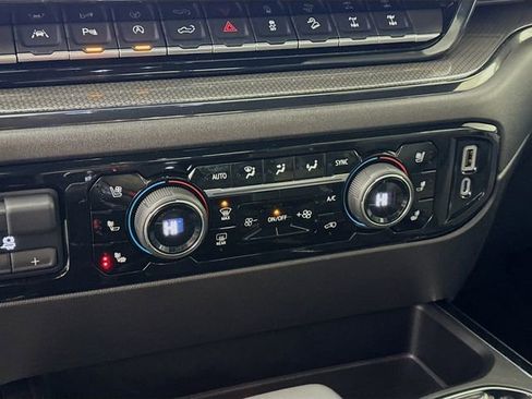 Used 2022 Chevrolet Silverado 1500 ZR2 image 16