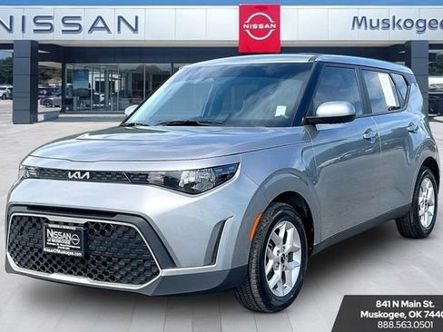 Used 2024 Kia Soul LX w/ Option Group 015 FWD image 3