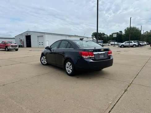 Used 2016 Chevrolet Cruze LT w/ Sun And Sound Package FWD image 3