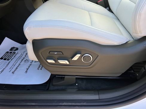 Used 2025 Hyundai Santa Fe Calligraphy FWD image 17