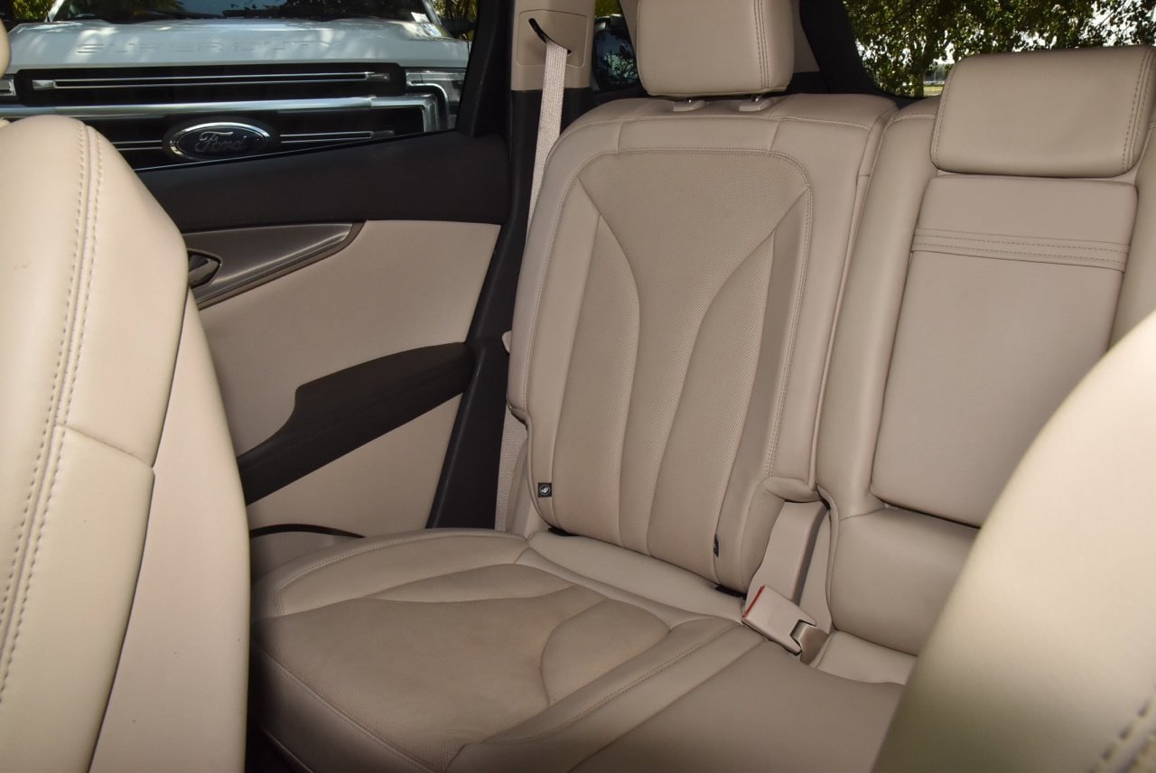 Used 2020 Lincoln Nautilus Reserve w/ Cargo Utility Package AWD/4WD image 17