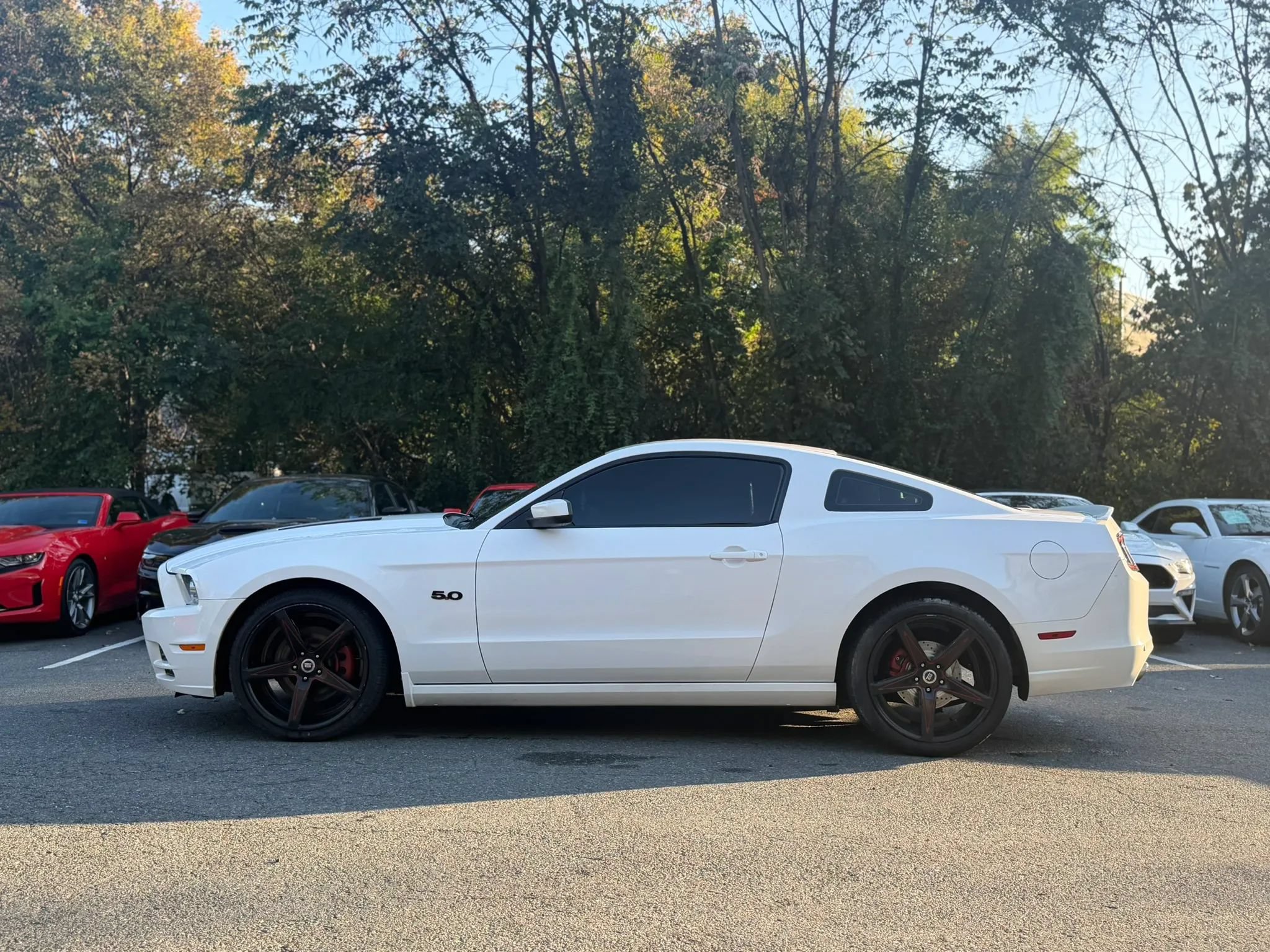 Used 2013 Ford Mustang GT Premium w/ Electronics Pkg RWD image 4