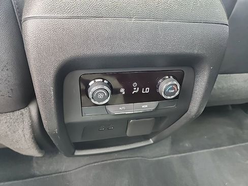 Certified 2024 Chevrolet Traverse Z71 AWD/4WD image 46