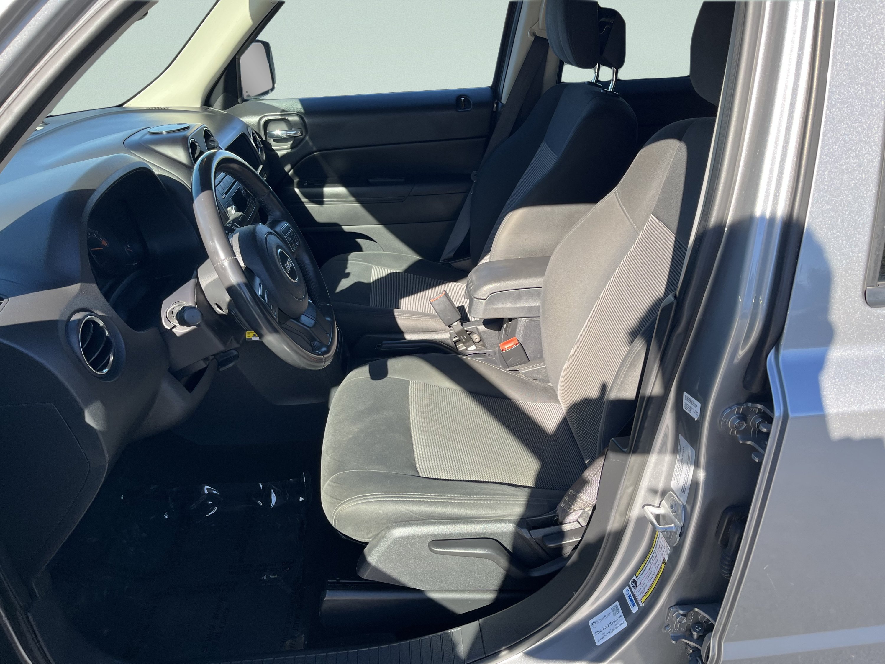Used 2016 Jeep Patriot Latitude FWD image 11