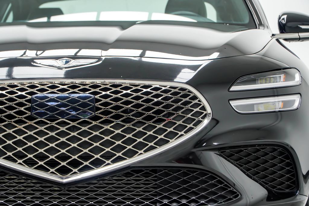 Used 2023 Genesis G70 3.3T RWD image 11