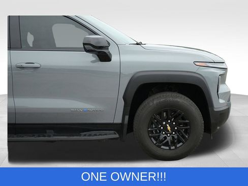 Used 2026 Chevrolet Silverado EV LT AWD/4WD image 15