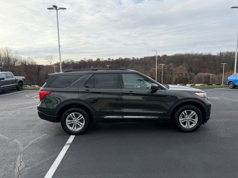 Certified 2023 Ford Explorer XLT image 5