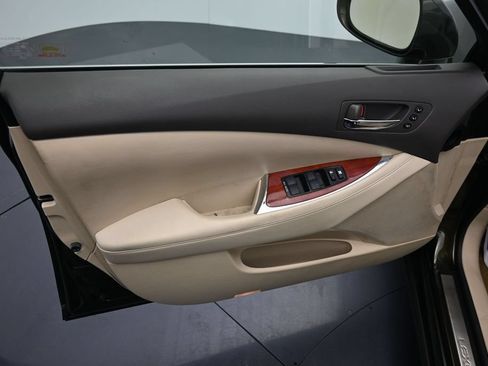 Used 2011 Lexus ES 350 FWD image 18