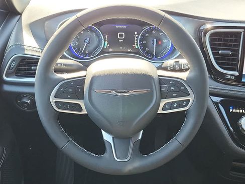 New 2026 Chrysler Pacifica Select FWD image 23