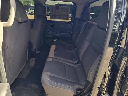Certified 2023 Nissan Frontier SV AWD/4WD image 11