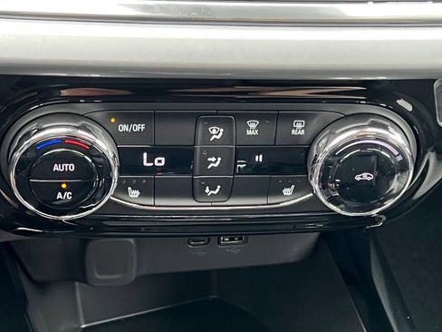 New 2026 Chevrolet Trax LT w/ LT Convenience Package FWD image 24