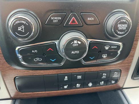 Used 2017 RAM 1500 Laramie w/ Convenience Group image 30