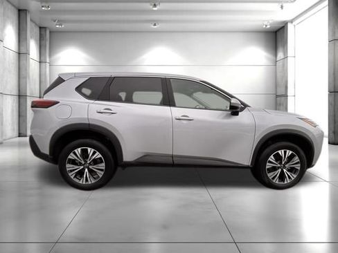 Used 2023 Nissan Rogue SV image 8