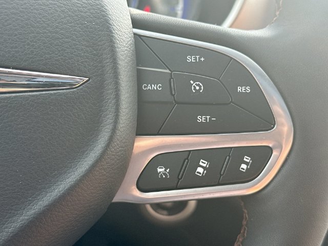 Used 2024 Chrysler Pacifica Pinnacle AWD/4WD image 49