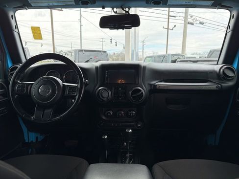 Used 2018 Jeep Wrangler Unlimited Sport S AWD/4WD image 25