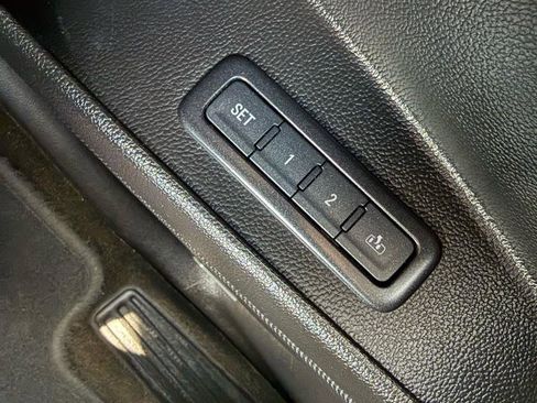 Used 2018 Chevrolet Suburban Premier image 34