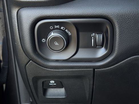 Used 2024 RAM 1500 Laramie image 23