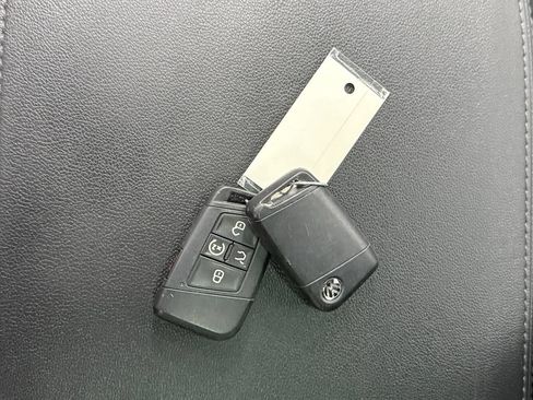 Used 2019 Volkswagen Atlas SEL AWD/4WD image 35