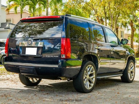 Used 2009 Cadillac Escalade AWD image 8