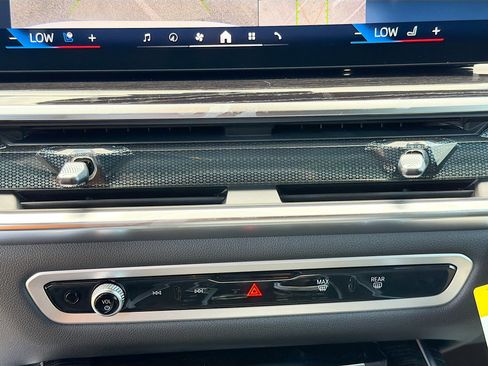 New 2026 BMW X7 xDrive40i w/ Executive Package image 37