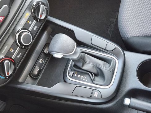 Certified 2025 Kia Soul LX w/ LX Technology Package FWD image 21