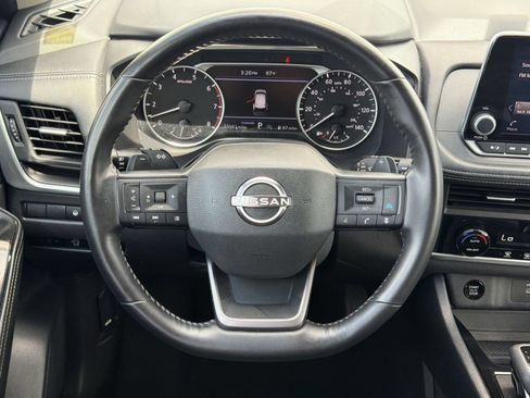 Used 2025 Nissan Rogue SV FWD image 11