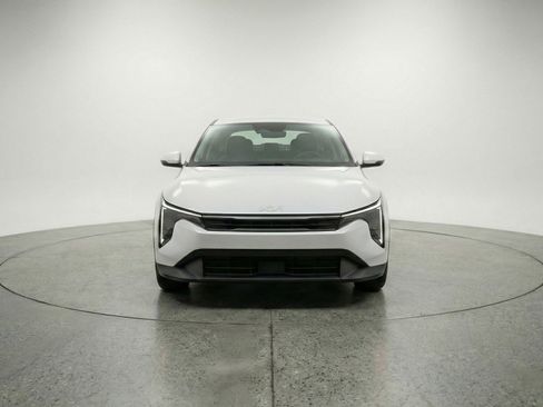 Used 2025 Kia K4 LXS image 2