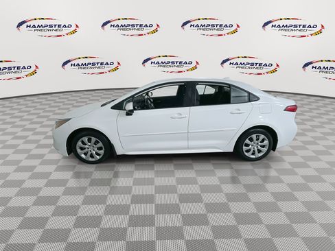 Used 2021 Toyota Corolla LE FWD image 5