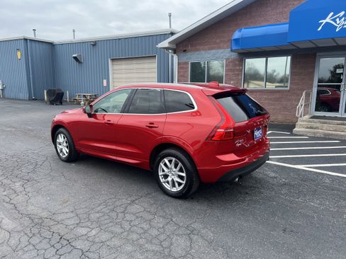 Used 2021 Volvo XC60 T5 Momentum image 4